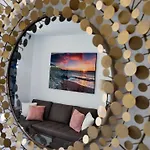 Sunset Waves Relax بينايدورم